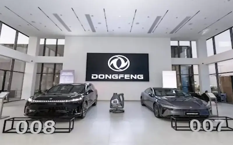 دونج فينج تطرح سيارتيها 007 و008 لأول مرة بمصر على هامش افتتاح أحدث معارضها